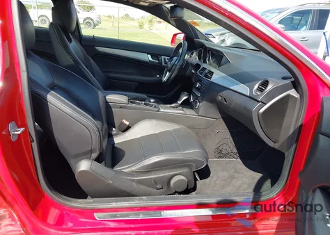 2013 Mercedes-Benz C 250 from USA, damaged, VIN WDDGJ4HB0DG035360